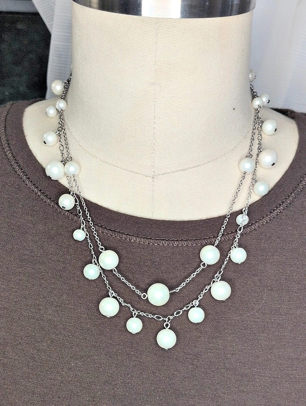 Express Layered Pearl Necklace in Silver & White Like New